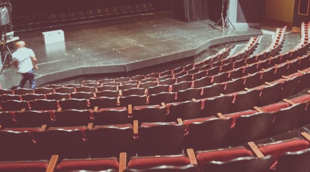 how to become a dramaturg