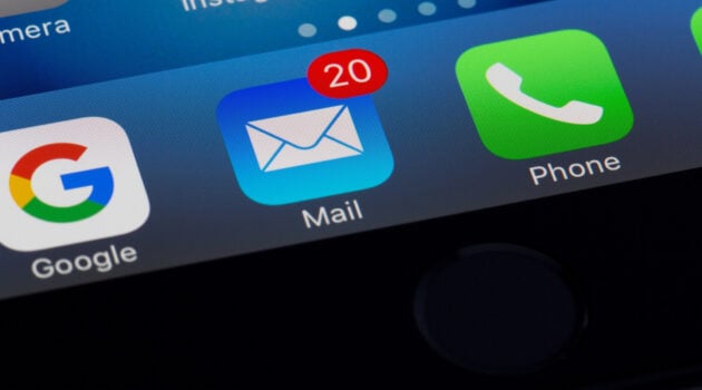 What Should An Actor Email Signature Include